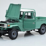Toyota Land Cruiser 40 4x4 Pickup Groen Kyosho 1:18 - image 2 of 8