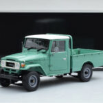 Toyota Land Cruiser 40 4x4 Pickup Groen Kyosho 1:18 - image 8 of 8