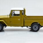 Toyota Land Cruiser 40 4x4 Pickup Olijfgroen Kyosho 1:18 - image 5 of 8