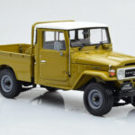 Toyota Land Cruiser 40 4x4 Pickup Olijfgroen Kyosho 1:18 - image 6 of 8