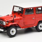 Toyota Land Cruiser FJ40 Van Rood Kyosho 1:18 08971R