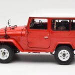 Toyota Land Cruiser FJ40 Van Rood Kyosho 1:18 08971R - image 4 of 8