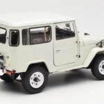 Toyota Land Cruiser FJ40 Van Wit Kyosho 1:18 08971W - image 3 of 8