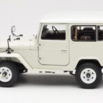 Toyota Land Cruiser FJ40 Van Wit Kyosho 1:18 08971W - image 4 of 8