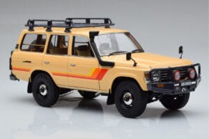 Toyota Land Cruiser 60 Beige Met Optionele Onderdelen Kyosho 1:18 08956XBE Metaal — afbeelding 5 van 12