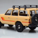 Toyota Land Cruiser 60 Beige Met Optionele Onderdelen Kyosho 1:18 - image 6 of 12