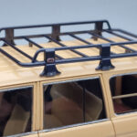 Toyota Land Cruiser 60 Beige Met Optionele Onderdelen Kyosho 1:18 - image 8 of 12