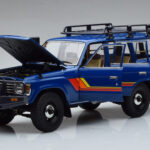 Toyota Land Cruiser 60 Blauw Met Optionele Onderdelen Kyosho 1:18 - image 2 of 11