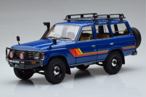 Toyota Land Cruiser 60 Blauw Met Optionele Onderdelen Kyosho 1:18
