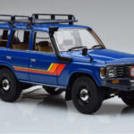 Toyota Land Cruiser 60 Blauw Met Optionele Onderdelen Kyosho 1:18 - image 5 of 11