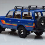 Toyota Land Cruiser 60 Blauw Met Optionele Onderdelen Kyosho 1:18 - image 6 of 11
