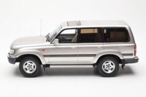Toyota Land Cruiser HDJ80 Beige Metallic Otto 1:18 OT438 Hars — afbeelding 3 van 6
