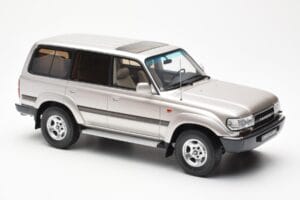 Toyota Land Cruiser HDJ80 Beige Metallic Otto 1:18 OT438 Hars — afbeelding 4 van 6