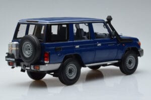 Toyota Land Cruiser J76 Blauw Almost Real 1:18 870101 Metaal — afbeelding 3 van 7