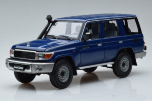 Toyota Land Cruiser J76 Blauw Almost Real 1:18
