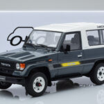 Toyota Land Cruiser LJ73 Grijs Otto 1:18 - image 6 of 6