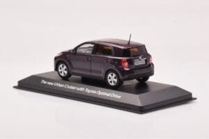 Toyota Urban Cruiser Paars Metallic Minichamps 1:43 403166963 Metaal — afbeelding 3 van 4