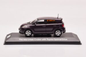 Toyota Urban Cruiser Paars Metallic Minichamps 1:43 403166963