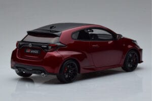 Toyota GR Yaris Rood Otto 1:18 OT1003 Hars — afbeelding 2 van 6
