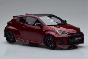 Toyota GR Yaris Rood Otto 1:18 OT1003 Hars — afbeelding 4 van 6