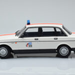 Volvo 240 GL Politie België Minichamps 1:18 - image 3 of 6