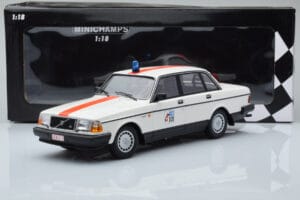 Volvo 240 GL Politie België Minichamps 1:18 155171492 Metaal — afbeelding 6 van 6