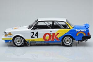 Volvo 240 Turbo Beckers #24 P.G. Andersson Nurburgring 1985 IXO 1:18 18RMC105A Metaal — afbeelding 3 van 6