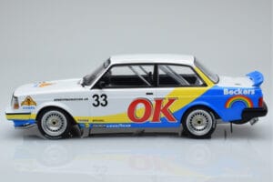 Volvo 240 Turbo Beckers #33 Andersson / Petersson / Linder ETCC Zolder 1985 IXO 1:18 18RMC105B Metaal — afbeelding 3 van 6