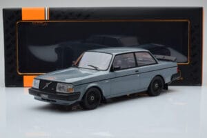 Volvo 240 Turbo Grijs IXO 1:18 18CMC089 Metaal — afbeelding 6 van 6