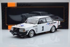 Volvo 240 Turbo IPS Racing Blaupunkt #1 P. Stureson DTM Zolder 1986 IXO 1:18 18RMC106 Metaal — afbeelding 6 van 6