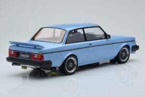 Volvo 240 Turbo Lichtblauw IXO 1:18 18MCC090 Metaal — afbeelding 2 van 6