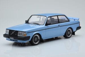 Volvo 240 Turbo Lichtblauw IXO 1:18 18MCC090