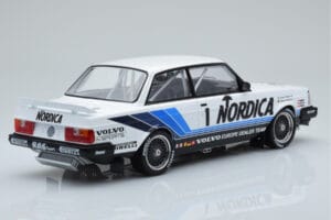 Volvo 240 Turbo Nordica #1 J. Cecotto / A. Olafsson ETCC Brno 1986 IXO 1:18 18RMC087 Metaal — afbeelding 2 van 6
