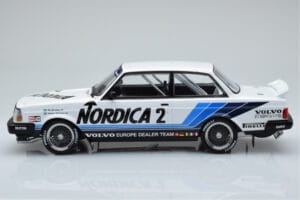 Volvo 240 Turbo Nordica #2 U. Granberg / T. Lindstrom ETCC Brno 1986 IXO 1:18 18RMC088 Metaal — afbeelding 3 van 6