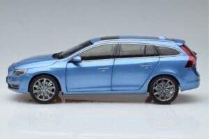 Volvo V60 D3 Power Blauw FAW 1:18 9430839 Metaal — afbeelding 4 van 7