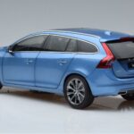 Volvo V60 D3 Power Blauw FAW 1:18 9430839 Metaal - image 6 of 7