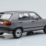 Volkswagen Golf GTI Mk2 Grijs MCG 1:18 - image 2 of 6