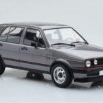 Volkswagen Golf GTI Mk2 Grijs MCG 1:18 - image 4 of 6