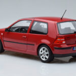 Volkswagen Golf Mk4 Rood Norev 1:18 - image 6 of 7