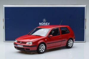 Volkswagen Golf Mk4 Rood Norev 1:18 188573 Metaal — afbeelding 7 van 7