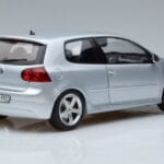 Volkswagen Golf GTI Mk5 Pirelli Edition Zilver Norev 1:18 188425 Metaal - image 3 of 7