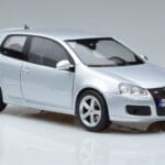 Volkswagen Golf GTI Mk5 Pirelli Edition Zilver Norev 1:18 188425 Metaal - image 5 of 7