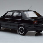Volkswagen Jetta Mk2 Zwart Otto 1:18 - image 5 of 6