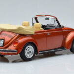 Volkswagen Beetle 1303 Cabriolet Oranje Norev 1:18 - image 2 of 6