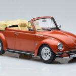 Volkswagen Beetle 1303 Cabriolet Oranje Norev 1:18 - image 4 of 6