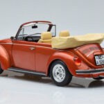 Volkswagen Beetle 1303 Cabriolet Oranje Norev 1:18 - image 5 of 6