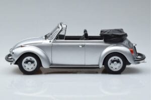 Volkswagen Kever 1303 Cabriolet Zilver Norev 1:18 188530 Metaal — afbeelding 3 van 6