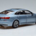 Volkswagen Passat B8 Blauw FAW 1:18 ZVF000003A Metaal - image 3 of 7