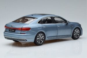 Volkswagen Passat B8 Blauw FAW 1:18 ZVF000003A Metaal — afbeelding 3 van 7