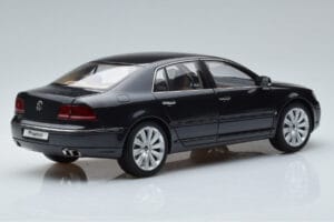 Volkswagen Phaeton V6 Mazeppa Grijs Kyosho 1:18 08831MBK Metaal — afbeelding 3 van 9